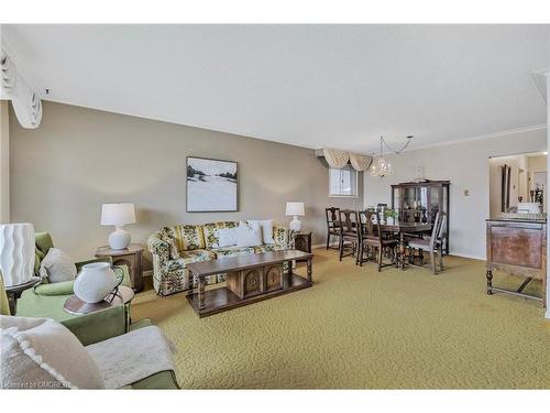 82 Terra Cotta Crescent, Brampton, ON - Indoor Photo Showing Living Room