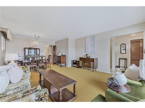 82 Terra Cotta Crescent, Brampton, ON - Indoor Photo Showing Living Room