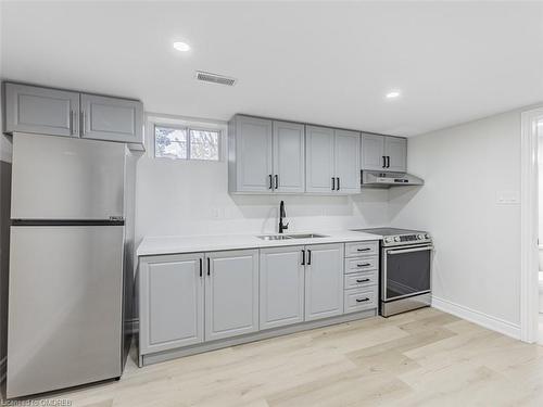 222 Hammersmith Court, Burlington, ON - Indoor Photo Showing Kitchen With Double Sink