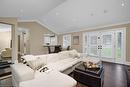 1434 Progreston Road, Hamilton, ON  - Indoor Photo Showing Living Room 