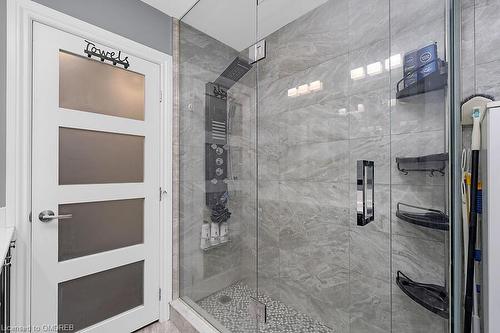 1434 Progreston Road, Hamilton, ON - Indoor Photo Showing Bathroom