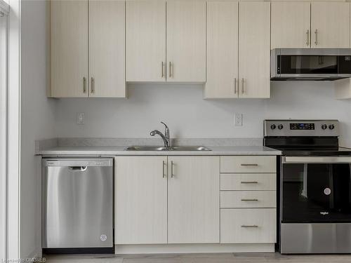 215 Monarch Avenue, Ajax, ON - Indoor Photo Showing Kitchen With Stainless Steel Kitchen With Double Sink