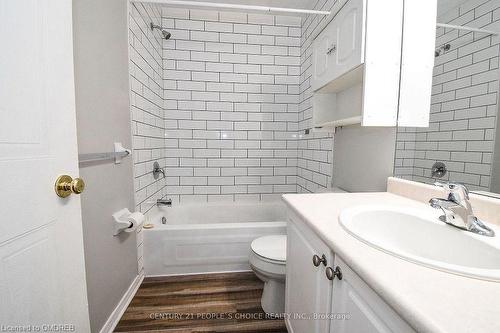 5716 Deerbrook Street, Niagara Falls, ON - Indoor Photo Showing Bathroom