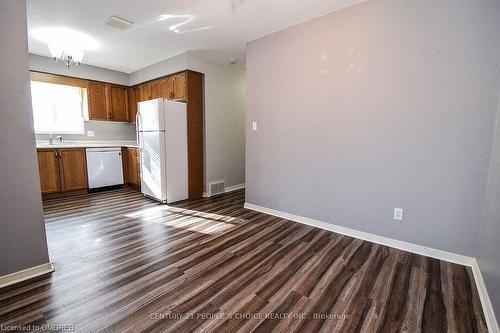 5716 Deerbrook Street, Niagara Falls, ON - Indoor Photo Showing Kitchen