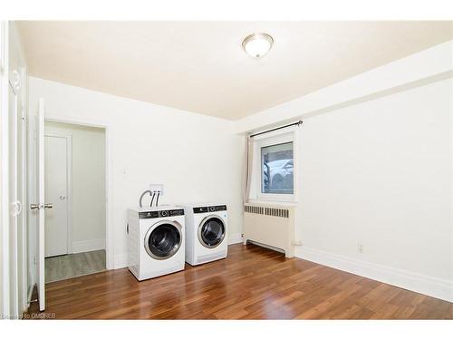 2-145 Victoria Avenue S, Hamilton, ON - Indoor Photo Showing Laundry Room