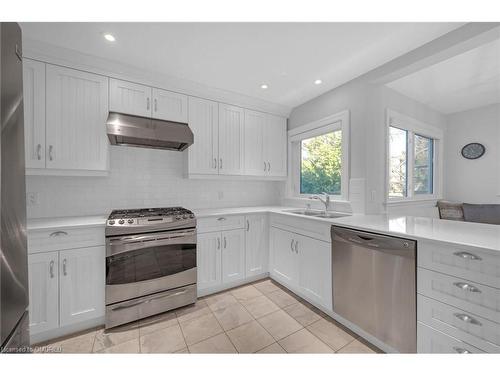 883 Forest Glen Avenue, Burlington, ON - Indoor Photo Showing Kitchen