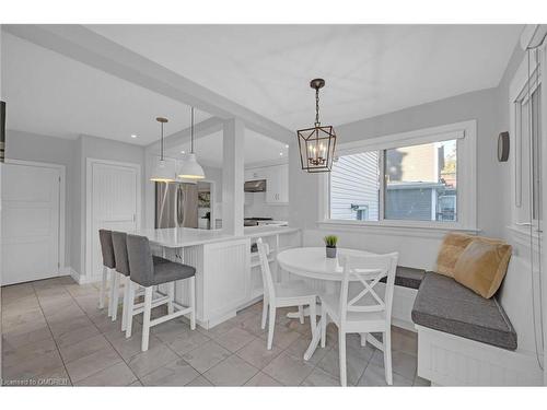 883 Forest Glen Avenue, Burlington, ON - Indoor Photo Showing Dining Room