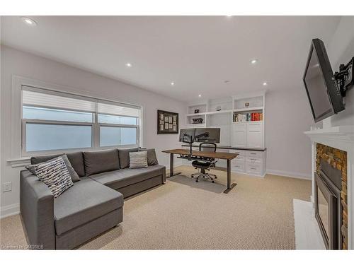 883 Forest Glen Avenue, Burlington, ON - Indoor Photo Showing Living Room With Fireplace