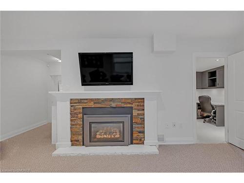 883 Forest Glen Avenue, Burlington, ON - Indoor Photo Showing Living Room With Fireplace