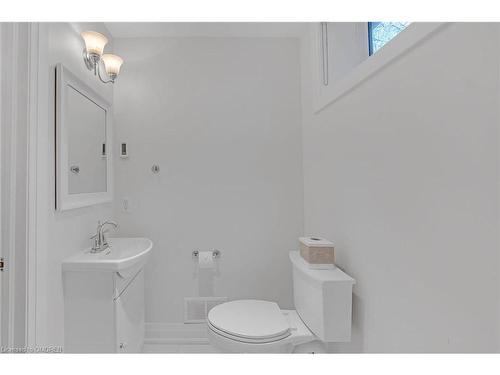 883 Forest Glen Avenue, Burlington, ON - Indoor Photo Showing Bathroom