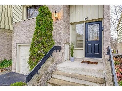 29-1135 Mccraney Street E, Oakville, ON - Outdoor