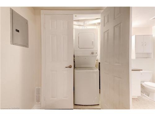 306-1460 Bishops Gate, Oakville, ON - Indoor Photo Showing Laundry Room