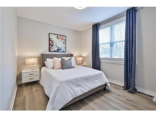 172 Sanatorium Road, Hamilton, ON - Indoor Photo Showing Bedroom