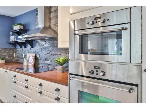 172 Sanatorium Road, Hamilton, ON - Indoor Photo Showing Kitchen