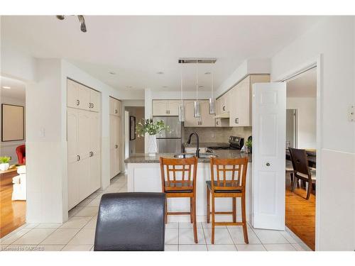 164 Warner Drive, Oakville, ON - Indoor Photo Showing Kitchen