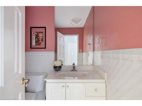 164 Warner Drive, Oakville, ON - Indoor Photo Showing Bathroom