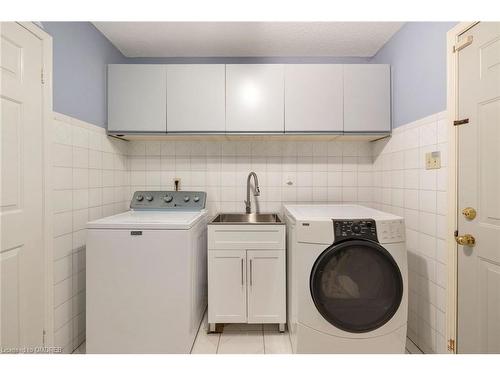 164 Warner Drive, Oakville, ON - Indoor Photo Showing Laundry Room