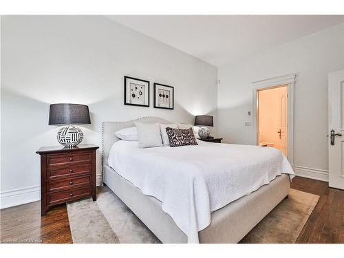 5-32 Gothic Avenue, Toronto, ON - Indoor Photo Showing Bedroom