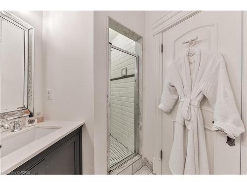 5-32 Gothic Avenue, Toronto, ON - Indoor Photo Showing Bathroom