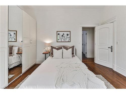 5-32 Gothic Avenue, Toronto, ON - Indoor Photo Showing Bedroom