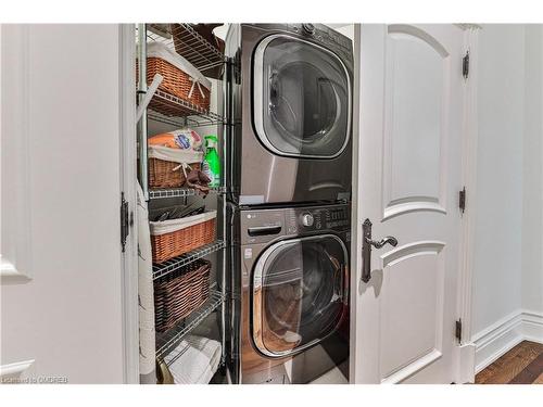 5-32 Gothic Avenue, Toronto, ON - Indoor Photo Showing Laundry Room