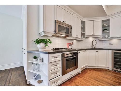 5-32 Gothic Avenue, Toronto, ON - Indoor Photo Showing Kitchen With Upgraded Kitchen