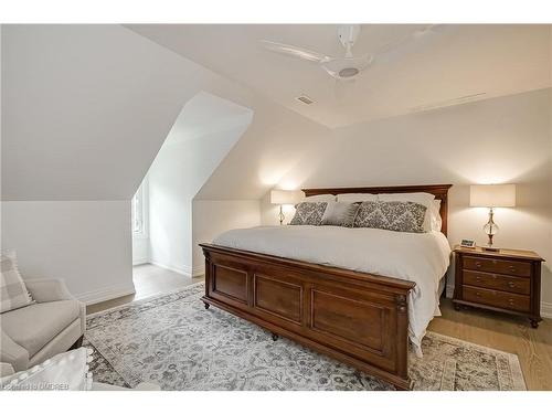 823 Partridge Drive, Burlington, ON - Indoor Photo Showing Bedroom