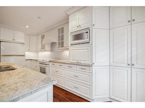 172 River Oaks Boulevard E, Oakville, ON - Indoor Photo Showing Kitchen With Double Sink