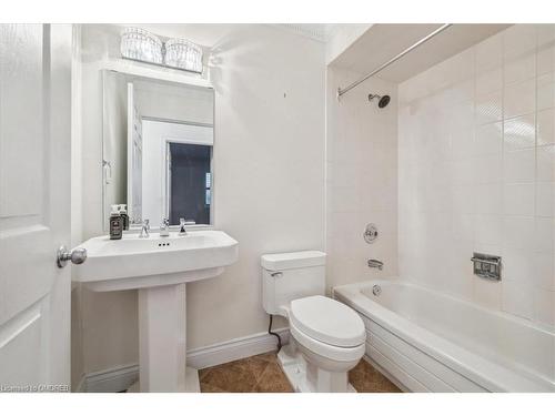 172 River Oaks Boulevard E, Oakville, ON - Indoor Photo Showing Bathroom