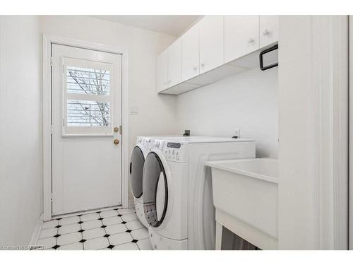 172 River Oaks Boulevard E, Oakville, ON - Indoor Photo Showing Laundry Room