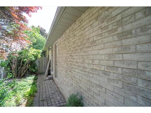 172 River Oaks Boulevard E, Oakville, ON - Outdoor