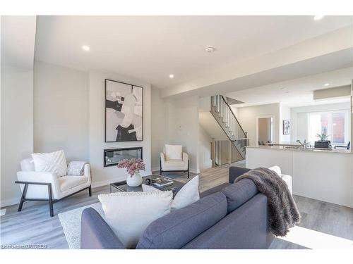 47 Winters Crescent, Collingwood, ON - Indoor Photo Showing Living Room