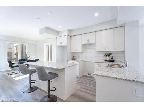 47 Winters Crescent, Collingwood, ON - Indoor Photo Showing Kitchen With Double Sink With Upgraded Kitchen