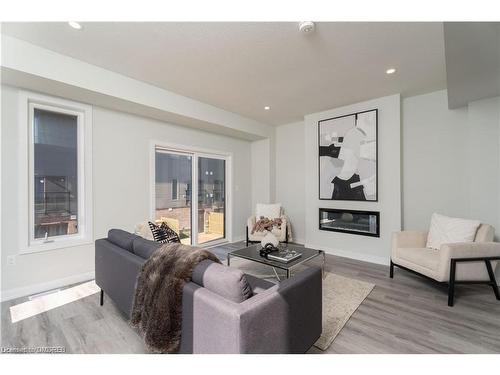 47 Winters Crescent, Collingwood, ON - Indoor Photo Showing Living Room