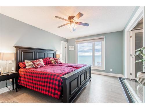 33 Cheval Drive, Grimsby, ON - Indoor Photo Showing Bedroom