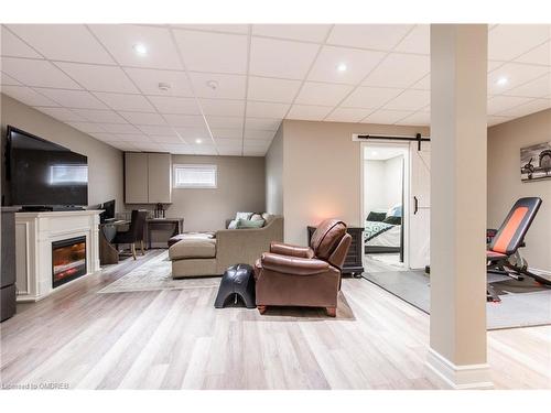 33 Cheval Drive, Grimsby, ON - Indoor With Fireplace