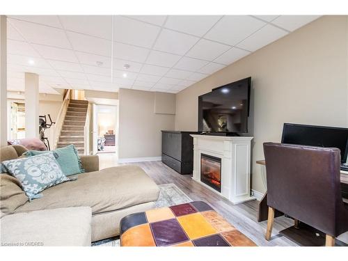 33 Cheval Drive, Grimsby, ON - Indoor With Fireplace