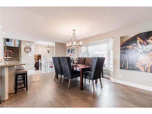 33 Cheval Drive, Grimsby, ON - Indoor Photo Showing Dining Room