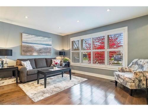 24 Willis Drive, Brampton, ON - Indoor Photo Showing Living Room