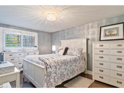 24 Willis Drive, Brampton, ON - Indoor Photo Showing Bedroom