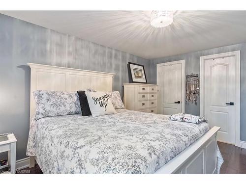 24 Willis Drive, Brampton, ON - Indoor Photo Showing Bedroom