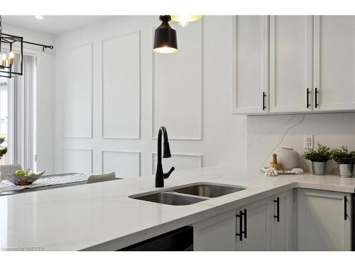 879 Hickory Crescent, Milton, ON - Indoor Photo Showing Kitchen With Double Sink