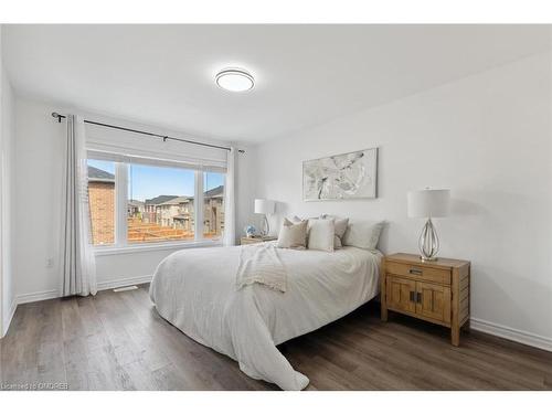 879 Hickory Crescent, Milton, ON - Indoor Photo Showing Bedroom