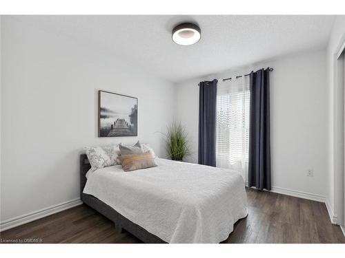 879 Hickory Crescent, Milton, ON - Indoor Photo Showing Bedroom