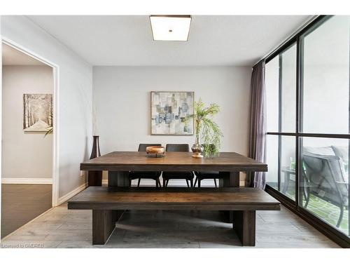 901-1333 Bloor Street, Mississauga, ON - Indoor Photo Showing Dining Room