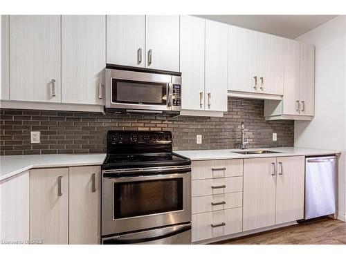 25-30 Times Square Blvd, Hamilton, ON - Indoor Photo Showing Kitchen