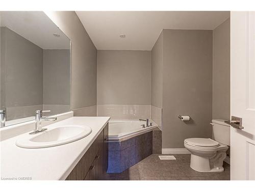 25-30 Times Square Blvd, Hamilton, ON - Indoor Photo Showing Bathroom