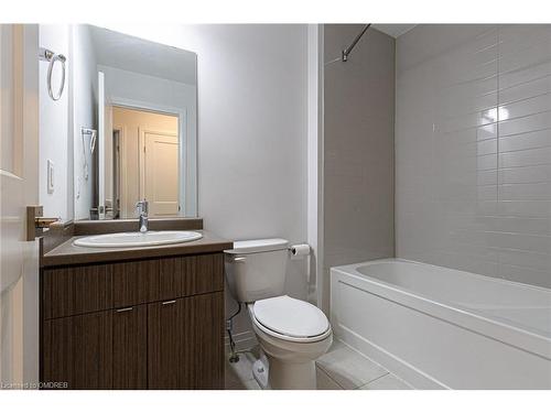 25-30 Times Square Blvd, Hamilton, ON - Indoor Photo Showing Bathroom