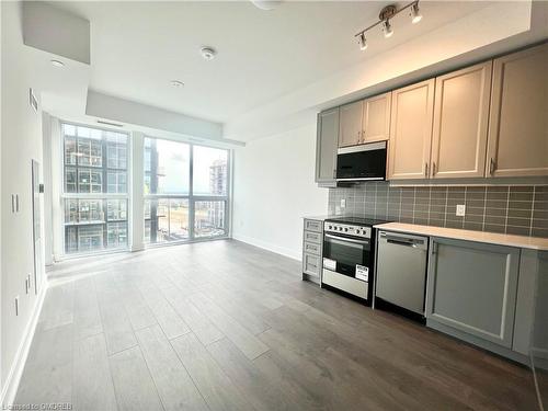 607-2343 Khalsa Gate, Oakville, ON - Indoor Photo Showing Kitchen