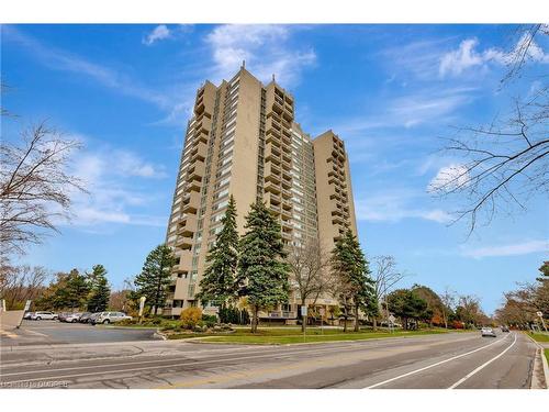 202-1359 White Oaks Boulevard, Oakville, ON - Outdoor With Facade